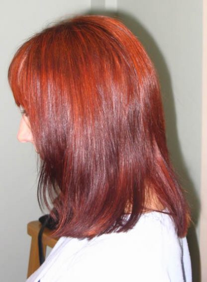 Jackie used Renaissance pure henna to go from light brown to a striking auburn. Although she had set out intending to use indigo powder after henna, she loved the auburn hair colour result so much she decided to stick with pure henna !