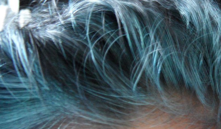 10. Natural Blue Hair Dye Recipe Using Black Tea and Sage - wide 7